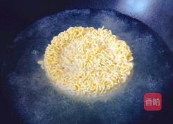 泡面蛋饼的做法图解3