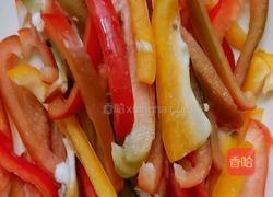 彩椒炒肉片的做法图解2