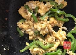 青椒鸡蛋拌面的做法图解4