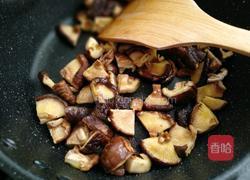 香菇炒芹菜的做法图解3