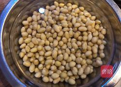 酱黄豆的做法图解1