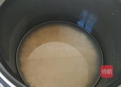 燕麦雪梨糯米粥的做法图解3