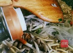 海鲜菇肉丝炒粉的做法图解11
