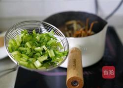 大葱肉段烧大闸蟹的做法图解8