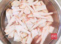泡椒鸡爪的做法图解1