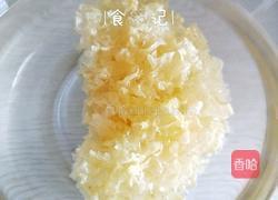 桃胶皂角米银耳羹的做法图解4