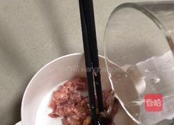 腊肠肉饼蒸饭的做法图解1