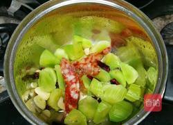 十分钟之速食 青笋炒香肠的做法图解3