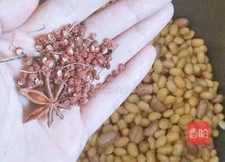 水煮花生黄豆的做法图解3