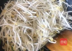 五花肉炒豆芽的做法图解5