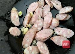 香肠炒芦笋的做法图解4