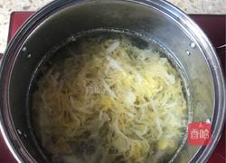 酸菜肥牛的做法图解2