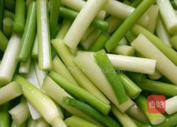蒜苔青椒炒肉的做法图解2