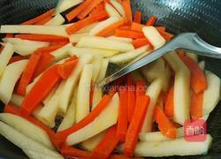 胡萝卜炒土豆的做法图解7
