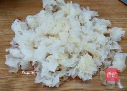 水果银耳羹的做法图解3