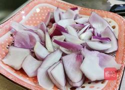 洋葱炒肉条的做法图解1