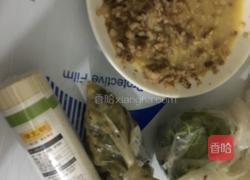 五分钟煮酸汤鲜肉面的做法图解1