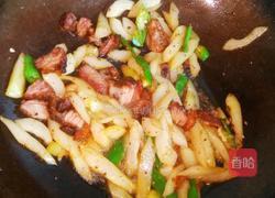 咸肉炒丝瓜的做法图解4