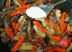 茄子炒胡萝卜的做法图解12