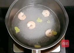 虾仁鸡蛋面线 (宝宝辅食）的做法图解2