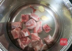 土豆烧排骨的做法图解2