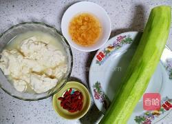 丝瓜豆腐汤的做法图解1