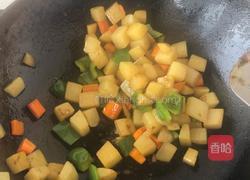 焖土豆丁的做法图解3