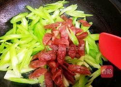 芹菜炒广肠的做法图解13