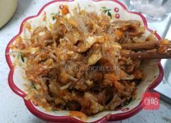 胡萝卜虾仁肉粉条包子的做法图解7