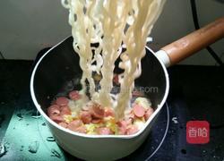 火腿肠香辣炒面的做法图解8