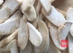 杏鲍菇炒肉的做法图解1