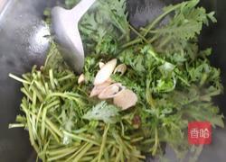 家常酱爆茼蒿的做法图解6