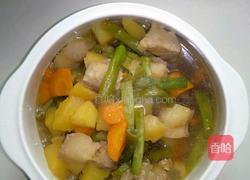 土豆四季豆炖肉的做法图解3