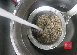 黑小米百合粥的做法图解2