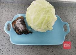 腊肉炒包菜的做法图解1