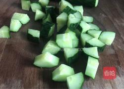 番茄加黄瓜怎么做 MjUwX2MyOjEvM15yYjI6MS84XzE4MA