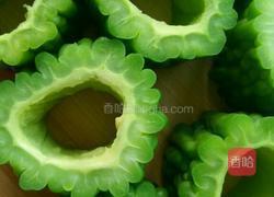 新蒸香菇苦瓜酿的做法图解1