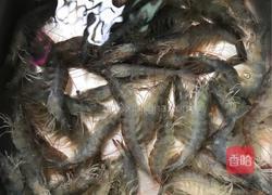 香辣串串虾的做法图解1