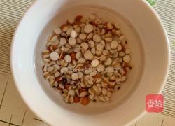 家常玉米排骨汤的做法图解2