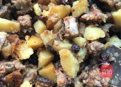 土豆烧排骨的做法图解9