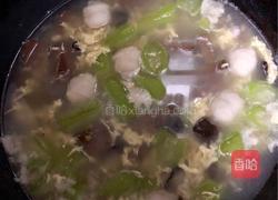 丝瓜鸭血鱼丸汤的做法图解8