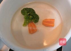 西兰花鸡肉糕的做法图解5