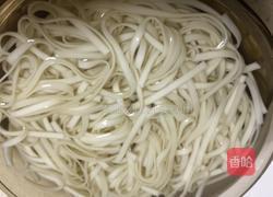 葱香午餐肉炒面的做法图解3
