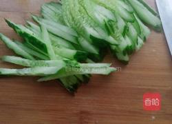 洋葱拌黄瓜的做法图解2