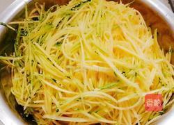 南瓜丝煎饼 拖面的做法图解1