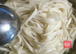 火腿鸡蛋炒面的做法图解1