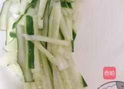 青瓜凉拌银耳的做法图解2