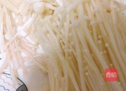 金针菇炒辣椒肉片的做法图解3