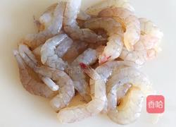 芒果鲜虾炒鱿鱼的做法图解1