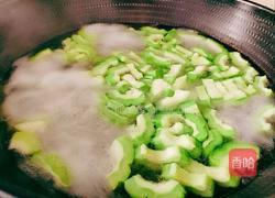 苦瓜炒鸡蛋的做法图解4